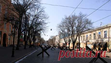 В Одессе задержали мужчину из-за праздничных советских открыток. Полиция в украинской Одессе задержала мужчину из-за советских открыток, его подозревают в &quot;изготовлении и распространении&quot; коммунистической символики. Об этом сообщается в Telegram-канале патрульной полиции Одесской ...