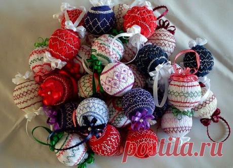 Новогодние шары в технике smocking