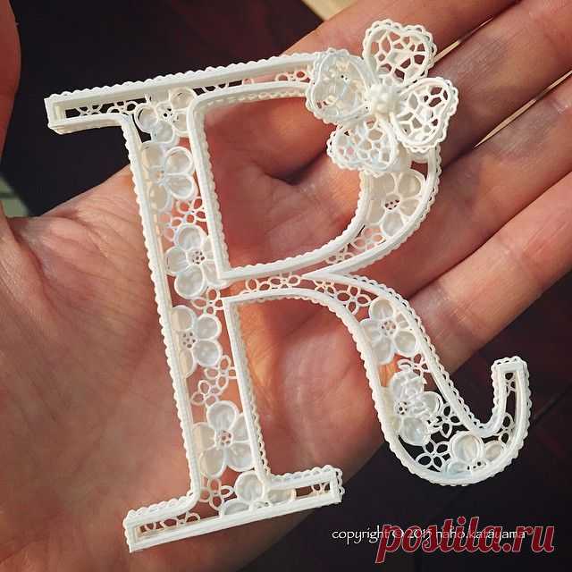 finished.
#paperart #papercut #paperartist #papercutout #papercutter #papercutting #papercutartist #papersculpture #artwork #letter #r