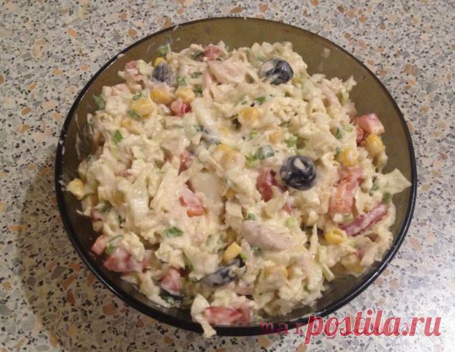 Салат из перца, курицы и капусты Рецепт приготовления салата из пекинской капусты, болгарского перца и курицы. Состав: 1 упаковка пекинской капусты 2 болгарский перец 150 грамм отварной куриной грудки 1 банка консервированной кукурузы 1 пучок зеленого лука 1 столовая ложка оливок 1 чайная ложка горчицы майонез для заправки черный перец по вкусу Приготовление: Курицу порезать кусочками. Лук помыть и мелко порезать. Оливки …