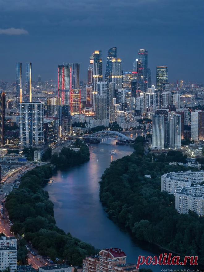 Москва-ЗАО-НЕБОСКРЕБЫ НА КУТУЗОВСКОМ