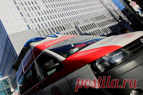 В Германии автомобиль въехал в группу детей. Автомобиль въехал в группу детей в немецком городе Витценхаузен (федеральная земля Гессен), трое из них получили тяжелые травмы. Причины происшествия неизвестны. Полицейские Гессена считают, что это был несчастный случай. Авария случилась около 09:00 по московскому времени возле детского сада.