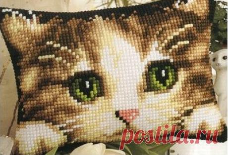 Вышивка крестом подушка Котёнок. Схемы для вышивки диванных подушек |