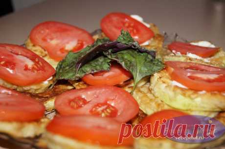 Вкусная и быстрая Закуска из кабачков, заправленная чесночно-майонезным соусом прекрасно подойдет как к праздничному столу, так и повседневному ужину. Готовится очень просто и не занимает много времени, что, согласитесь, очень актуально при приготовлении такого блюда после работы.