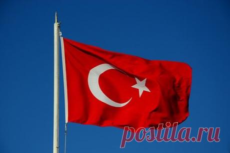 Минобороны Турции заявило об уничтожении баз террористов в Ираке и Сирии. Турецкая армия уничтожила базы террористов в ходе воздушной операции на севере Ирака и Сирии. В операции участвовали более 50 самолетов и 20 беспилотников. Удары по местам базирования запрещенной в Турции Рабочей партии Курдистана (РПК) и ее сирийского ответвления также наносила артиллерия.