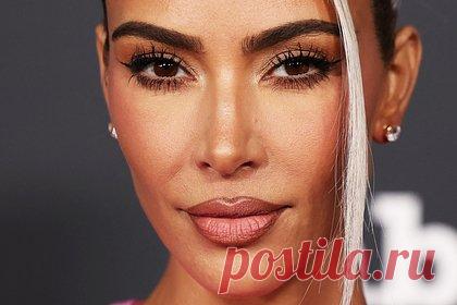 В рекламе бренда Ким Кардашьян увидели пародию на снимки российской марки. Бренд нижнего белья Skims, который принадлежит американской телезвезде Ким Кардашьян, обвинили в краже идеи рекламной кампании у российской марки Belle You. Речь идет о промо-коллаже, на котором модель запечатлена в различных позах. Подписчики увидели в рекламе Skims пародию на кампанию Belle You.