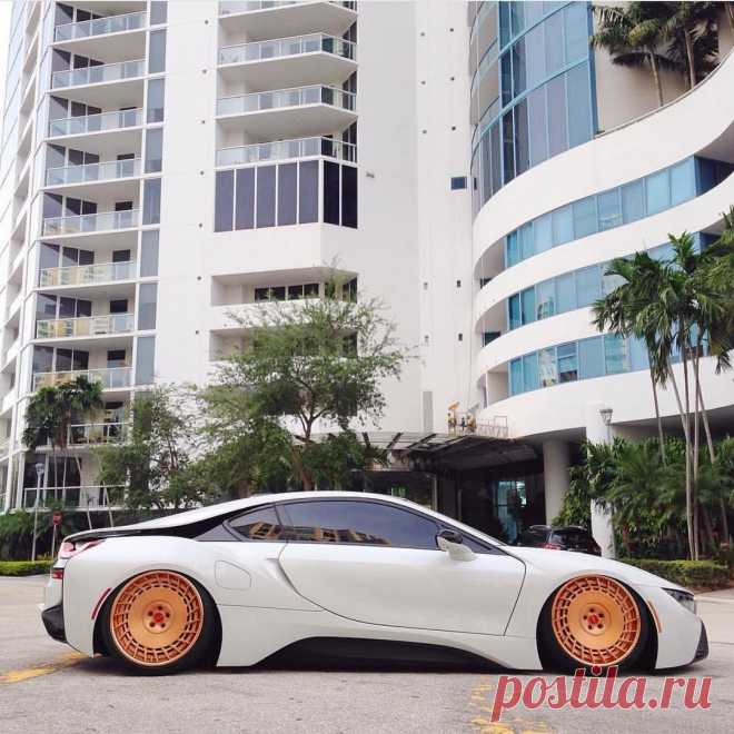 📷 On Set • @lordmcdonnell's I8 @accuair / @hpdrivetech - @tw0r