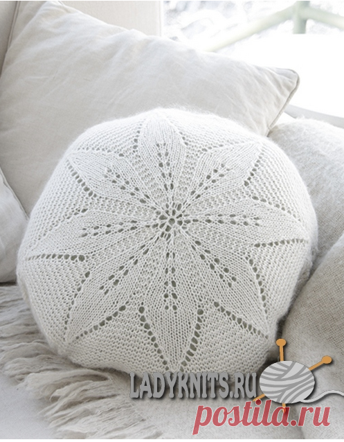 Вязаный спицами чехол на подушку 