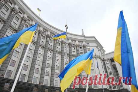 На Украине арестовали подозреваемого по делу экс-замминистра Лозинского. Высший антикоррупционный суд (ВАКС) Украины взял под стражу предполагаемого организатора коррупционной схемы, в которой участвовал экс-замминистра развития общин, территорий и инфраструктуры Украины Василий Лозинский. Подозреваемого арестовали на два месяца с возможностью внесения залога.