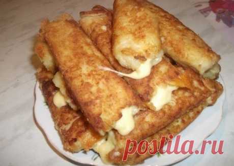 Картофельные палочки с сыром - У нас так Картофельные палочки с сыром Хрустящая корочка, картофель и мягкий сыр внутри. Вкусно) Ингредиенты: ●5 средних варёных картофелин ●2 яйца ●100 г панировочных сухарей ●100 г твёрдого сыра ●растительное...