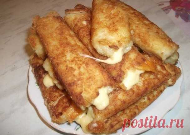 Картофельные палочки с сыром - У нас так Картофельные палочки с сыром Хрустящая корочка, картофель и мягкий сыр внутри. Вкусно) Ингредиенты: ●5 средних варёных картофелин ●2 яйца ●100 г панировочных сухарей ●100 г твёрдого сыра ●растительное...
