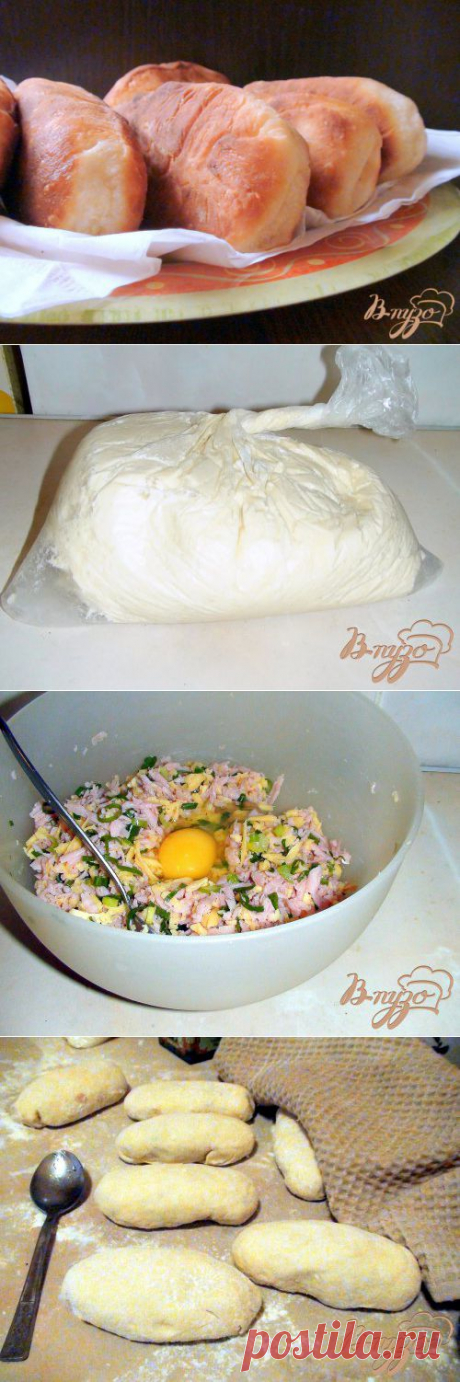 Жареные пирожки из творожного теста с начинкой из ветчины и сыра.