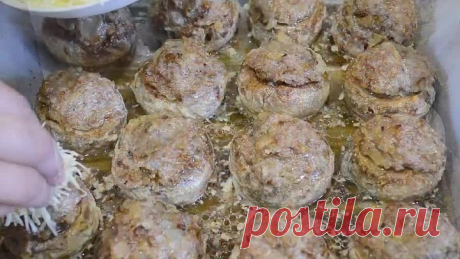 Фаршированные шампиньоны. Сытная закуска порадует гостей!