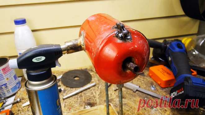 Как из автомобильного огнетушителя сделать горн на базе ручной газовой горелки Для закалки и отпуска небольших металлических заготовок можно использовать мини газовый горн, сделанный и огнетушителя. Собрать его совсем не сложно, при этом он занимает мало полезного места в мастерской. Для сборки горна нужен минимум материалов, которые легко достать. Что потребуется: