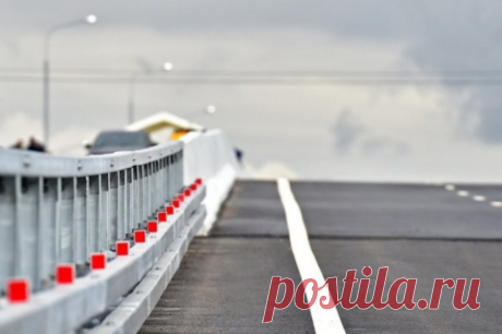 Связь районов. Участок от метро «Коммунарка» до Поляны готов на 53%. Участок трассы «Солнцево — Бутово — Варшавское шоссе» от метро «Коммунарка» до Поляны готов на 53%. Здесь построят 28 км дорог, в том числе три путепровода и шесть пешеходных переходов. Общая готовность всей трассы СБВ — 72%.