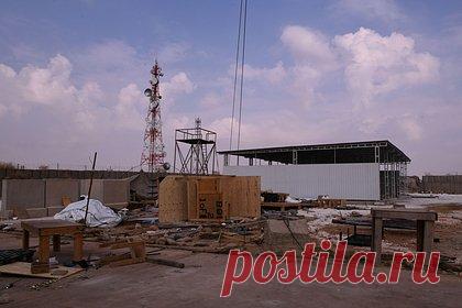 Военные базы США в Ираке и Сирии подверглись нападениям. Три военные базы в Ираке и Сирии, на которых присутствуют американские военнослужащие, подверглись нападениям. База Айн-эль-Асад в иракской провинции Анбар была атакована по меньшей мере два раза, еще одно нападение на военный объект США и западной коалиции зафиксировали в сирийском пограничном городе Эт-Танф.