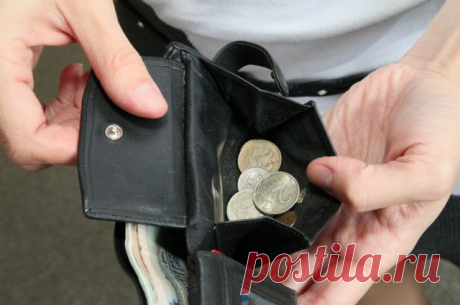 Избавьтесь от бедности! Привычки, которые мешают разбогатеть 

Как стать обеспеченным человеком? Этот вопрос беспокоит умы миллионов людей. В погоне за прибылью одни находят себе сразу несколько подработок, другие пытаются &ndash; часто безуспешно &ndash; откры…