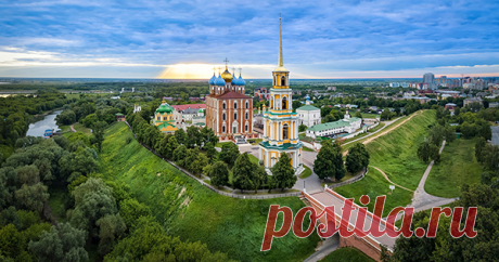 6 городов, куда можно съездить летом с детьми. Музей паровозов в Переславле и цветаевская Таруса Лето и каникулы — отличный повод провести выходные не дома. С погодой можно подгадать и не бояться, что ребёнок утомится в дороге и в понедельник не встанет к первому уроку. «Мел» выбрал шесть городов и посчитал, во сколько обойдётся дорога из Москвы (если купить билеты заранее!).