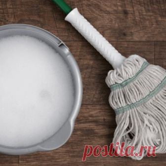 Как приготовить простое и эффективное средство для мытья пола Готовы к генеральной уборке?Тогда вам пригодится наше простое средство, которое сделает ваши полы идеально чистыми. Заметьте, это средство от Furnish Home не подойдет для деревянных полов, покрытым маслом!