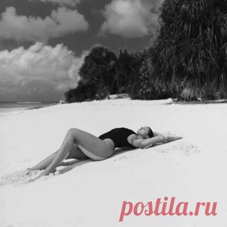 Солнечное, знойное, горячее лето...

Поехать на море или остаться в своем городе, уехать на дачу, везде, где есть вероятность пребывания на солнце можно получить загар или даже ожог.

Нужно ли и можно ли защитить себя от негативных последствий ультрафиолетового излучения, даже если в планы входит получить тот самый шикарный золотистый загар?
Да, защищать кожу необходимо и в случае, когда загар нежелателен и в случае когда лето не должно пройти мимо.

В этом помогут натурал...