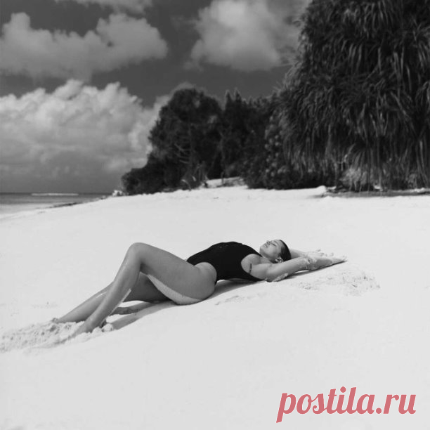 Солнечное, знойное, горячее лето...

Поехать на море или остаться в своем городе, уехать на дачу, везде, где есть вероятность пребывания на солнце можно получить загар или даже ожог.

Нужно ли и можно ли защитить себя от негативных последствий ультрафиолетового излучения, даже если в планы входит получить тот самый шикарный золотистый загар?
Да, защищать кожу необходимо и в случае, когда загар нежелателен и в случае когда лето не должно пройти мимо.

В этом помогут натурал...