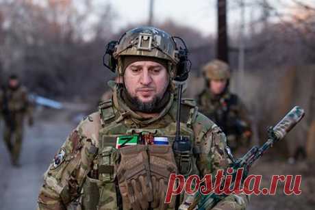 Командир «Ахмата» назвал возможное контрнаступление ВСУ последним для Украины. Помощник главы Чечни командир спецназа «Ахмат» Апти Алаудинов заявил, что возможное контрнаступление Вооруженных сил Украины (ВСУ) окажется для Киева последним. Об этом он сообщил в эфире «Соловьев Live». «Потому что больше живой силы у этого государства уже нет», — объяснил он.