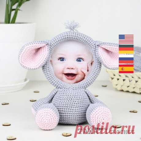 Crochet Pattern of Photo Frame ELEPHANT (Tutorial PDF file) This is a crochet pattern (PDF file) NOT a finished Photo Frame you see on the photos!  This pattern is available in: English (US crochet terms) Russian Deutsch Español  SKILL LEVEL: EASY Photo Frame ELEPHANT – size 21 cm (8 in), if using sport weight yarn (Sport (12 wpi), 2 : Fine).