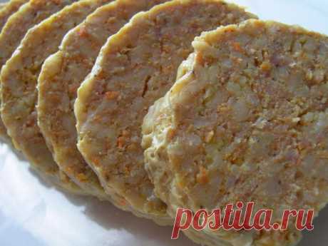 Дешевые вкусные колбаски из мяса и вермишели.
