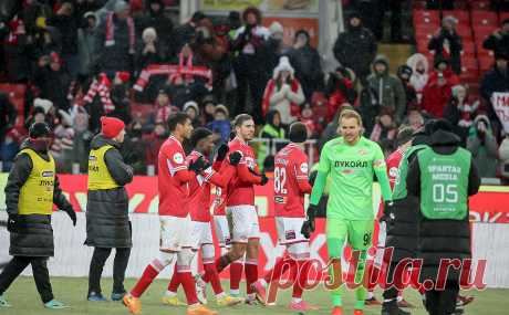 Лидерство «Краснодара» и разгром от «Спартака». Итоги тура перед паузой. «Спартак» одержал разгромную победу, «Локомотив» провел матч в самый холодный день месяца, «Краснодар» победил ЦСКА и вернул лидерство. Главные итоги заключительного в 2023 году 18-го тура РПЛ — в материале «РБК Спорт»