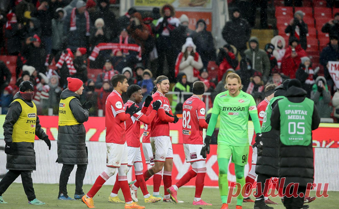 Лидерство «Краснодара» и разгром от «Спартака». Итоги тура перед паузой. «Спартак» одержал разгромную победу, «Локомотив» провел матч в самый холодный день месяца, «Краснодар» победил ЦСКА и вернул лидерство. Главные итоги заключительного в 2023 году 18-го тура РПЛ — в материале «РБК Спорт»