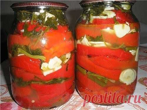 ПЕРЕЦ МАРИНОВАННЫЙ ПОЛОВИНКАМИ ЗА 15 МИН

-5 кг красного мясистого болгарского перца
Для маринада:
-1 литр воды
-1,5 стакана растительного масла
-2 столовых ложки 70% эссенции
-1,5 стакана сахара
-0,5 стакана соли
-Чеснок, петрушка

Приготовление:

Делаю перец по этому рецепту уже несколько лет, всем очень нравится. Особенно вкусно зимой использовать его для бутербродов. И просто так, в качестве солененького к гарниру или чтобы что-нибудь украсить. В общем, заготовка униве...