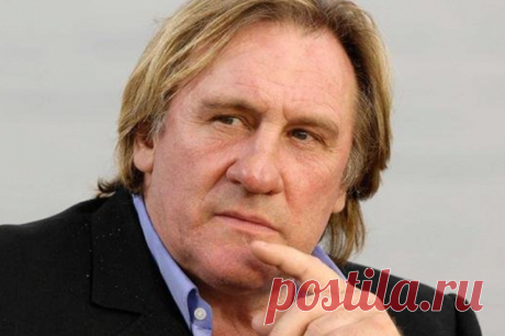 Жерар Депардье распродает свою коллекцию картин и скульптур. По оценкам экспертов, за проданные произведения искусства актер выручил около четырех миллионов евро.