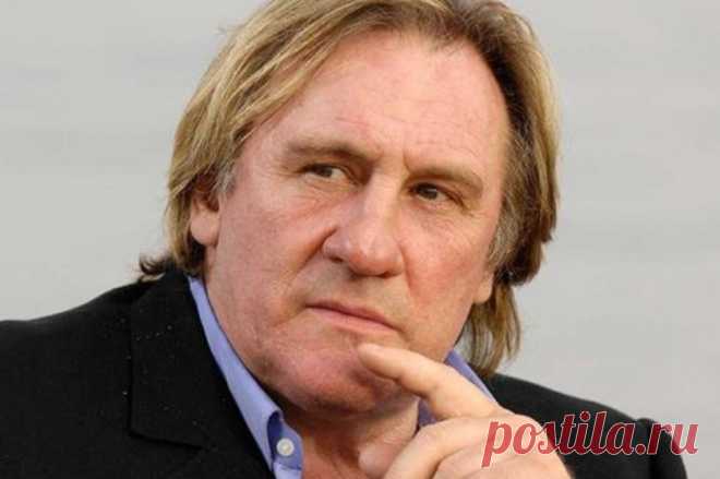 Жерар Депардье распродает свою коллекцию картин и скульптур. По оценкам экспертов, за проданные произведения искусства актер выручил около четырех миллионов евро.