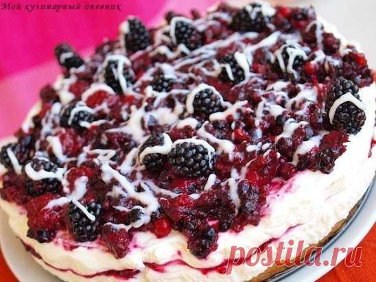 САМЫЕ ВКУСНЫЕ ТОРТЫ БЕЗ ВЫПЕЧКИ 
1) ЙОГУРТНЫЙ ТОРТ
ИНГРЕДИЕНТЫ:
● 1 л йогурта
● 200 мл 38% сливок
● 25 гр. желатина
● 1 стакан сахара или 1/2 банки сгущенки
● 1 стакан воды
● любые фрукты (кроме ананаса и киви)
● немного сливочного масла.
ПРИГОТОВЛЕНИЕ:
Взбить йогурт и сливки (около 4 минут). Растворить желатин в воде. Если вода недостаточно горячая, то будет комками, но при этом вода не должна быть кипятком. Растворенный желатин сразу же влить в йогурт. Взять глубокую стеклянную салатницу и