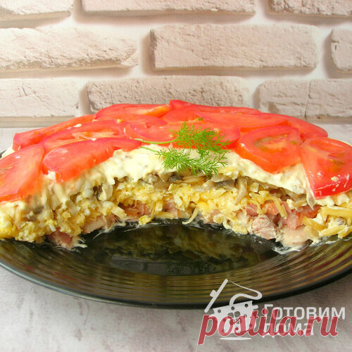 Слоеный салат «Чикаго» с курицей и грибами - пошаговый рецепт с фото на Готовим дома