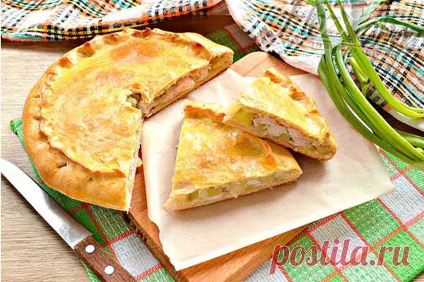 Пирог с картофелем и курицей

Для тех, кому нравится домашняя выпечка, предлагается несложный рецепт приготовления смачного пирога, начинка которого состоит из картофеля и курицы. Такой замечательный пирог с картофелем и курицей можно предложить к любым посиделкам за столом, в том числе – к праздничным.