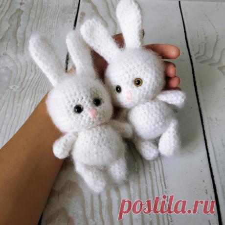 PDF Пушистый зайчик крючком. FREE crochet pattern; Аmigurumi doll patterns. Амигуруми схемы и описания на русском. Вязаные игрушки и поделки своими руками #amimore - заяц, зайчик, кролик, зайчонок, зайка, крольчонок, rabbit, hare, bunny, liebre, conejito, coelhinho, lebre, lièvre, lapin, hase, zając. Amigurumi doll pattern free; amigurumi patterns; amigurumi crochet; amigurumi crochet patterns; amigurumi patterns free; amigurumi today.