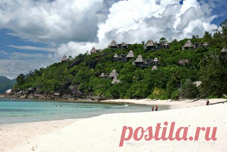 Россияне массово заинтересовались дешевым отдыхом на любимом курорте богачей. Россияне массово заинтересовались путевками на Сейшелы и Мальдивы, который оказался дешевле отдыха на российских курортах. Как отметил эксперт, в сегменте отелей категории четырех и пяти звезд предложения на любимых курортах богачей — Мальдивах и Сейшелах, оказываются выгоднее, чем отдых на юге России.