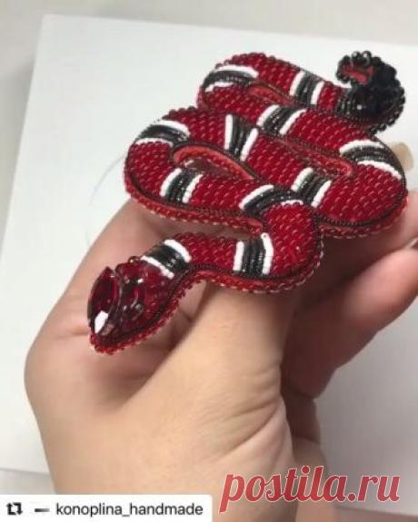 Работы Мастеров Со Всего Мира в Instagram: «#Repost @konoplina_handmade with @make_repost ・・・ Ещё одна змейка #Gucci была выполнена под заказ 🐍 😍 Иногда мне жаль, что у меня не 5 пар…» 747 отметок «Нравится», 8 комментариев — Работы Мастеров Со Всего Мира (@handmade_k_m) в Instagram: «#Repost @konoplina_handmade with @make_repost ・・・ Ещё одна змейка #Gucci была выполнена под заказ 🐍…»