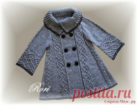 ПАЛЬТО
Убавки делала через каждые 8 рядов в девятом, с двух сторон от кос. На рисунке я отметила с какой стороны сколько раз убавлять. Не знаю понятно ли.
Мое первое пальто. Принимается всякая критика и дельные советы 
Планки связаны спицами №3 узором "рис", "путанка" или как там его еще называют)) попеременно лиц. и изн. в шахматном порядке. А крючком я их привязывала к основному полотну. Таким вот способом
Убавки делала через каждые 8 рядов в девятом, с двух сторон от кос. На рисунке я от