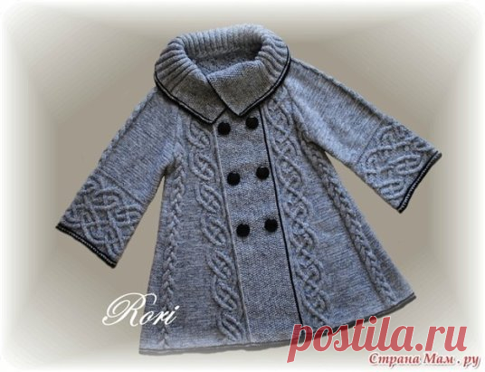 ПАЛЬТО
Убавки делала через каждые 8 рядов в девятом, с двух сторон от кос. На рисунке я отметила с какой стороны сколько раз убавлять. Не знаю понятно ли.
Мое первое пальто. Принимается всякая критика и дельные советы 
Планки связаны спицами №3 узором 