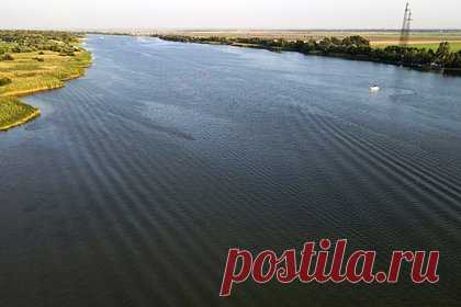 В российском регионе столкнулись два теплохода