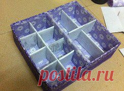 Отличная идея как разложить вещи в шкафу :)
Нам понадобится:
1. Картон
2. Ножницы
3. Скотч
4. Красивая бумага
•••