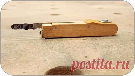 Как сделать шлифовальную насадку для электрического лобзика Здравствуйте, уважаемые читатели и самоделкины! У многих из Вас уже имеется такой полезный инструмент, как электрический лобзик. Основная его задача — резка различных листовых материалов. Однако его же можно использовать и для шлифовки труднодоступных мест. В данной статье автор YouTube канала