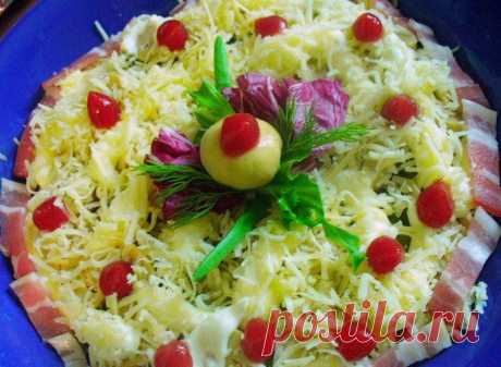 Простые и вкусные салаты на Новый год 2017. Новые и интересные салаты на год Петуха (пошаговые рецепты с фото)