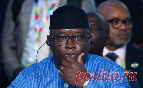 Глава Сьерра-Леоне заявил о надежде положить конец конфликту на Украине. Президент Маада Био выразил надежду на скорейшее прекращение конфликта на Украине, поскольку Сьерра-Леоне зависит от импорта зерна и удобрений. В достижении мира может помочь миссия африканских лидеров, считает он