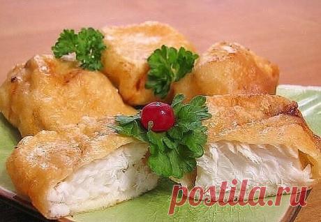 6 рецептов кляра для рыбы.
1. Рыба в сырном кляре
Рыба в этом кляре получается очень вкусная и достаточно сытная.
Ингредиенты:
- 200 гр филе рыбы
- 3 ст. ложки майонеза
- 4 яйца
- 100 гр твердого сыра
Приготовление:
1. Сыр натираем на крупной терке, смешиваем с яйцами и майонезом. 2. Все тщательно перемешиваем, добавляем соль, перец и муку. Все снова перемешиваем. 
3. Берем филе рыбы, режем на небольшие кусочки, обмакиваем каждый в сырный кляр и обжариваем с обеих сторон н...