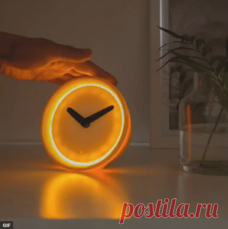 Часы и ночник в одном предмете? Почему бы и нет?! 😉 Настольные часы STOLPA/СТОЛПА оснащены мягкой декоративной подсветкой, которая включается одним прикосновением. А если сделать сейчас буквально пару кликов, можно купить этот и многие другие товары онлайн на нашем сайте IKEA.ru - они будут доставлены вам в срок от 1 дня!