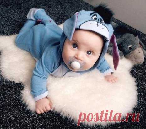 Если по дому разбросаны игрушки, обои ободраны, стирка у вас каждый день, все мелкие предметы лежат выше вашего роста - значит в доме живет счастье!