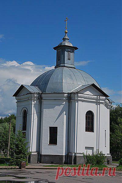 Часовня святителя Тихона Московского на южном кладбище Санкт-Петербурга